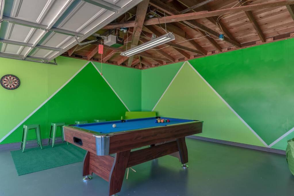 The Pink Cactus - Desert Retreat - Luxe Pool, Golf & Game Room Индиоу Екстериор снимка