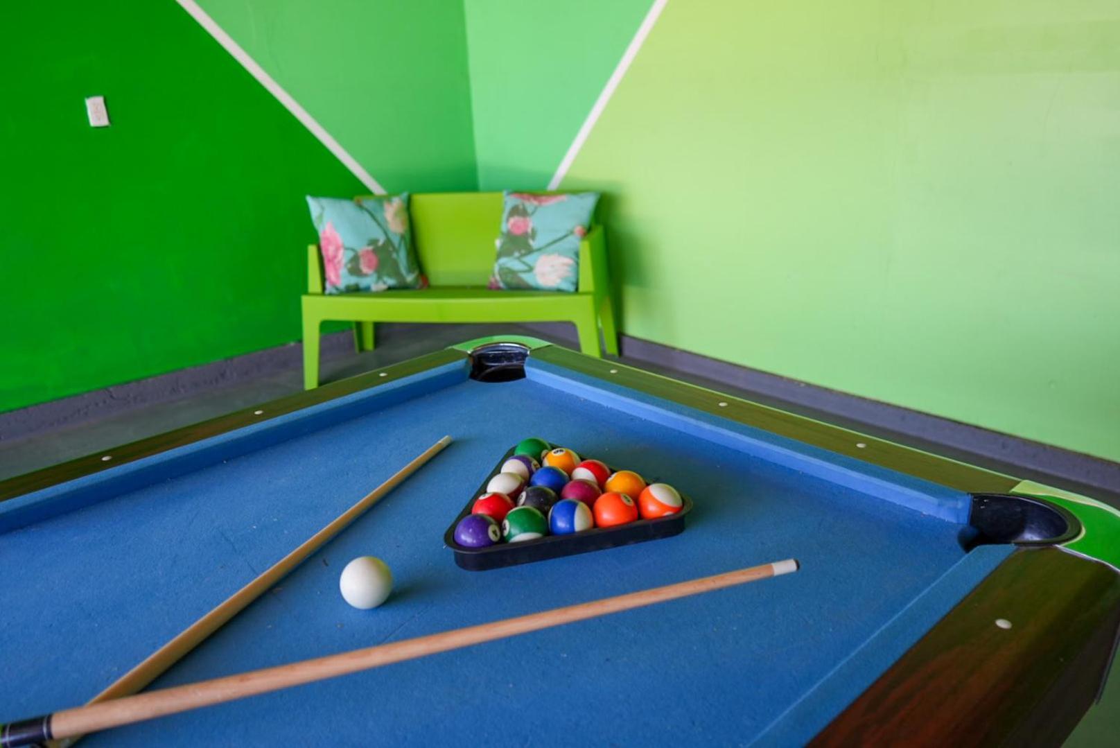 The Pink Cactus - Desert Retreat - Luxe Pool, Golf & Game Room Индиоу Екстериор снимка