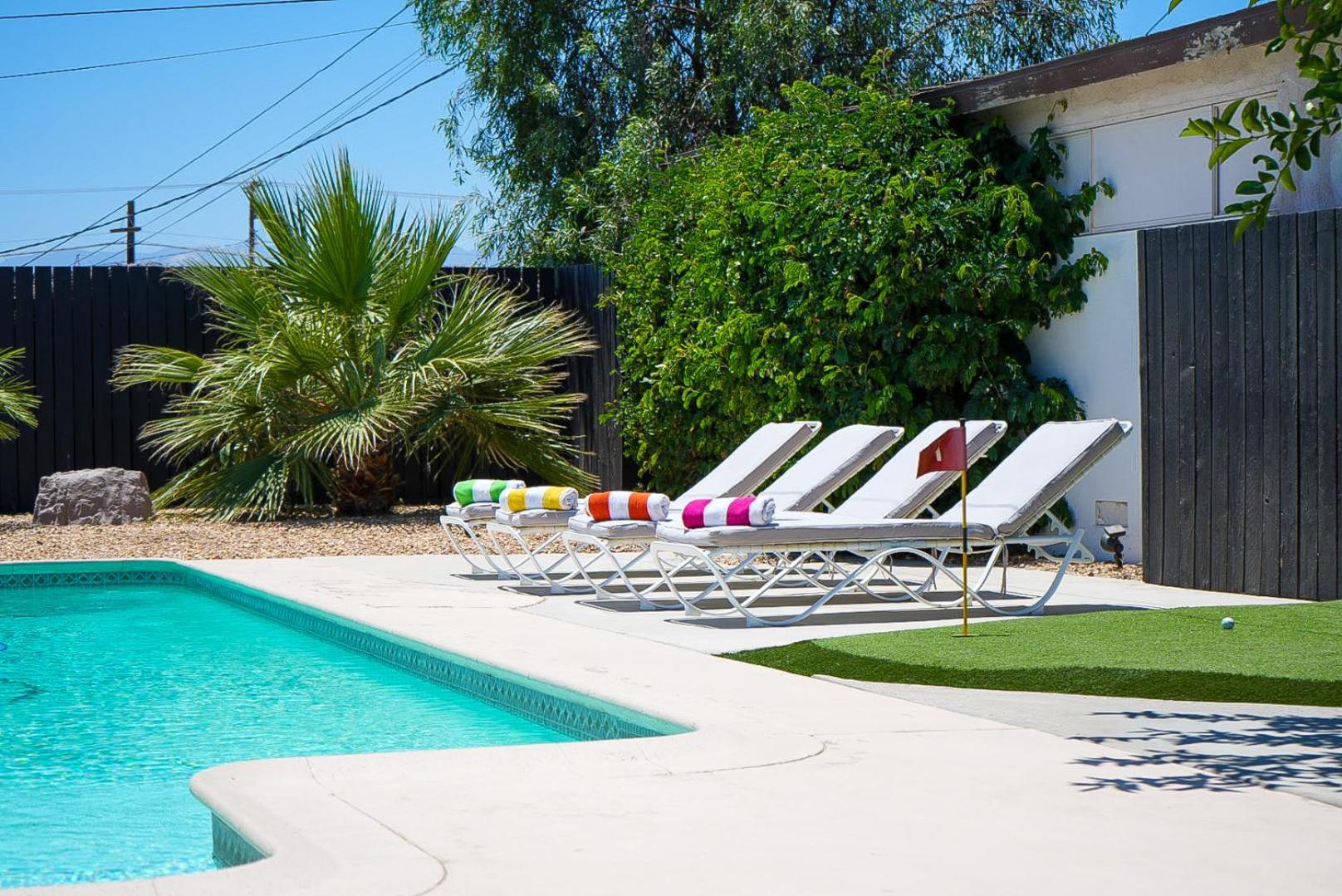 The Pink Cactus - Desert Retreat - Luxe Pool, Golf & Game Room Индиоу Екстериор снимка